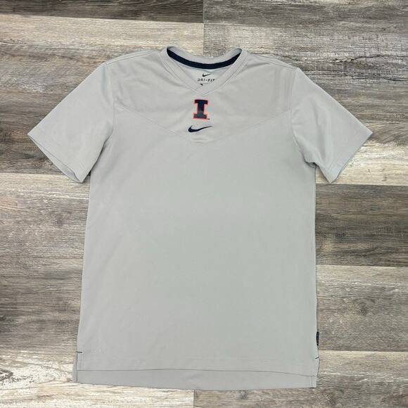 Nike Dri Fit‎ Illinois Fighting Illini Gray Mens M V-Neck Center Swoosh NCAA Tee - Picture 2 of 11